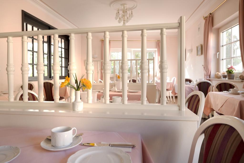 Hotel Heuboden Umkirch Extérieur photo