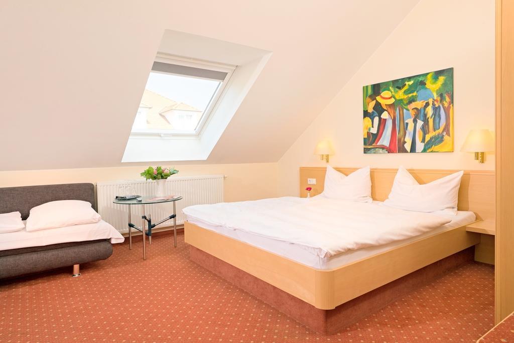 Hotel Heuboden Umkirch Extérieur photo