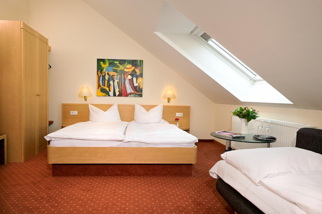 Hotel Heuboden Umkirch Extérieur photo